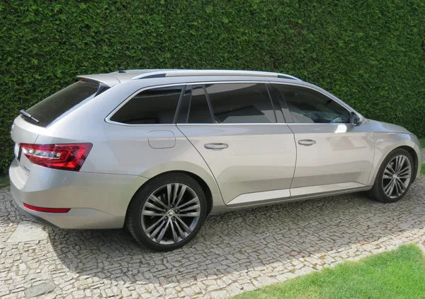 skoda Skoda Superb cena 99900 przebieg: 102000, rok produkcji 2017 z Swarzędz